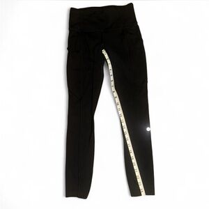 EUC Lululemon black fast and free size 4 25 inch inseam